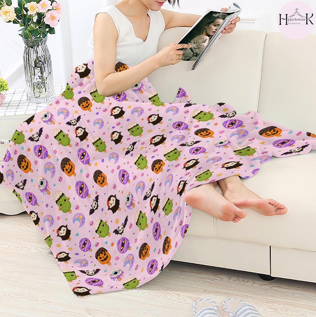 Cute Spooky Popsicle Throw Blanket, Summerween Blanket, Ghost Ice Cream Halloween Blanket, Kids Halloween Gift, Cozy Plush Blanket