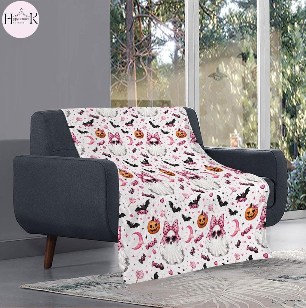 Coquette Halloween Ghost Blanket, Pink Bow Pumpkin Bat Throw Blanket, Cute Spooky Season Fleece Blanket, Cozy Halloween Home Decor Gift