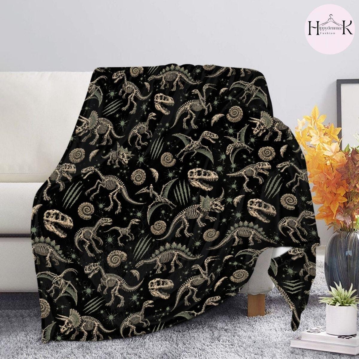 Dinosaur Skeleton Anatomy Fleece Blanket, Black Fossil Bones Gothic Throw, Cozy Soft Gift