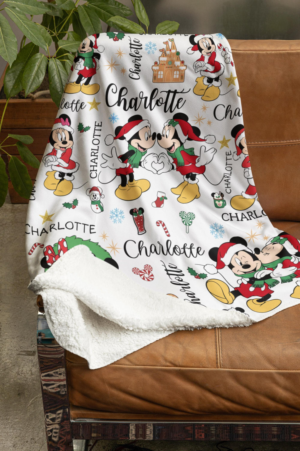 Mickey and Minnie Christmas Blanket Family, Mickey Mouse Christmas Gift, Family Name Blanket, Disney Home Decor, Disney Christmas Gift