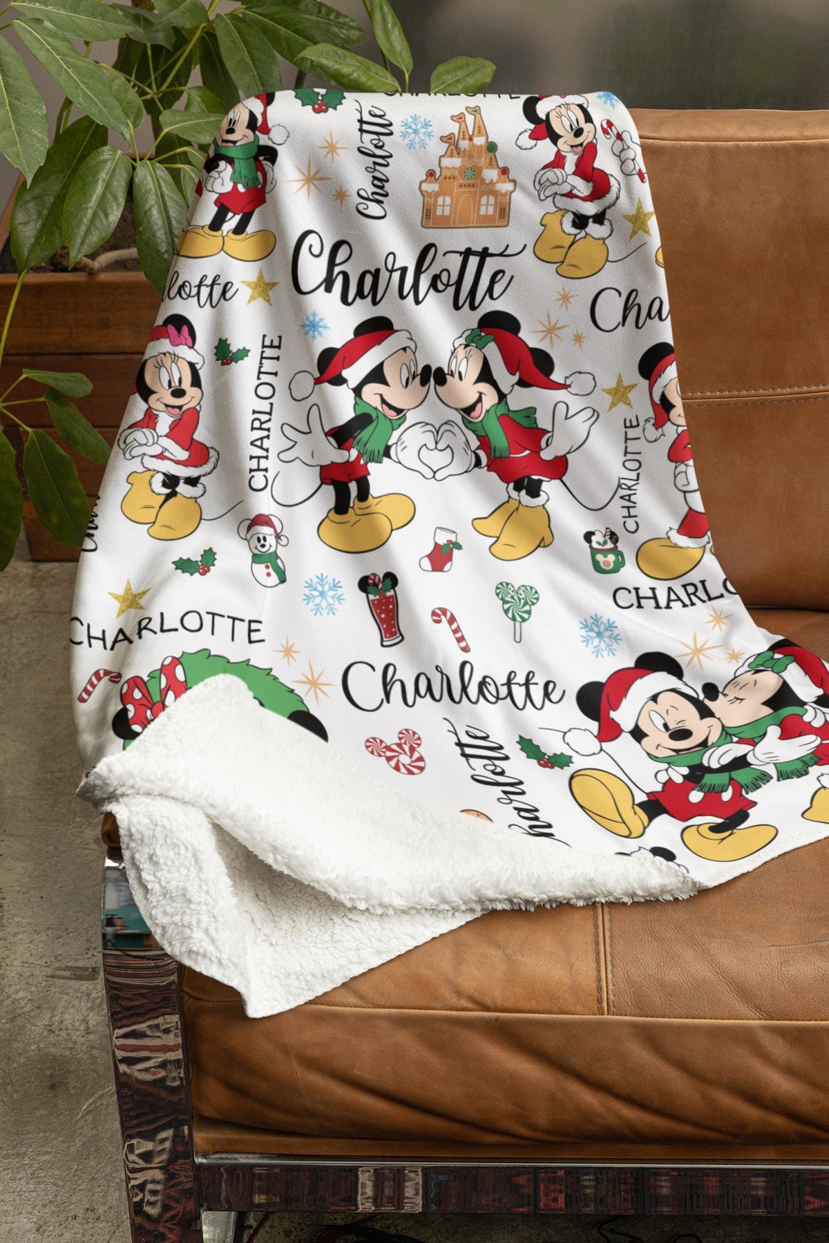 Mickey and Minnie Christmas Blanket Family, Mickey Mouse Christmas Gift, Family Name Blanket, Disney Home Decor, Disney Christmas Gift