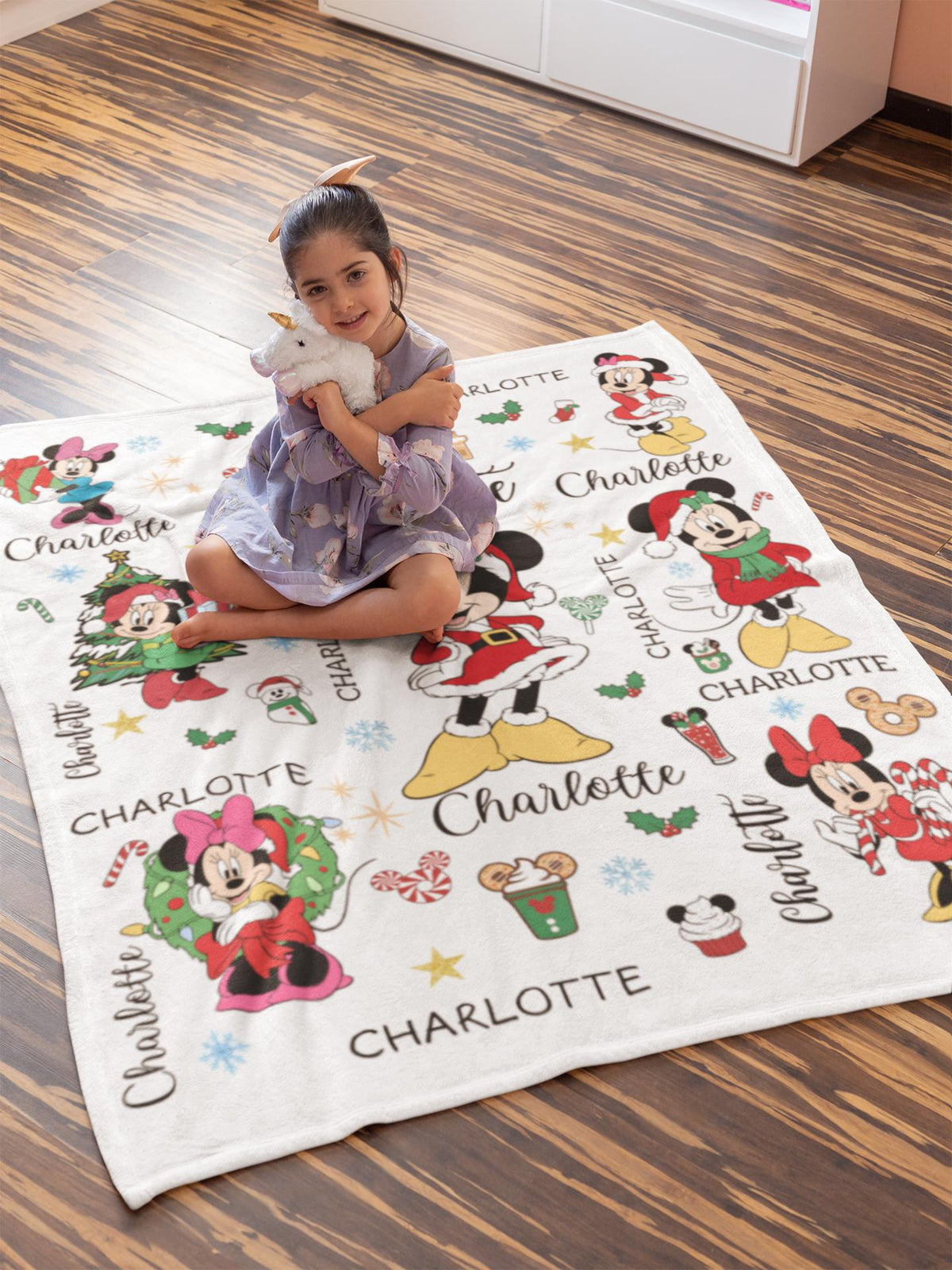 Minnie Mouse Christmas Blanket Family, Minnie Mouse Christmas Gift, Family Name Blanket for Xmas, Disney Home Decor, Disney Christmas Gift